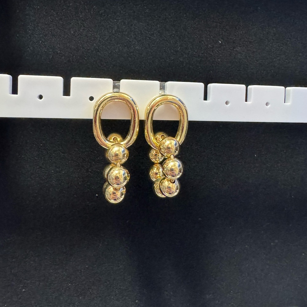 Elegant Gold Drop Earrings